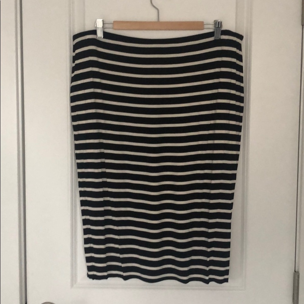 Striped knit skirt